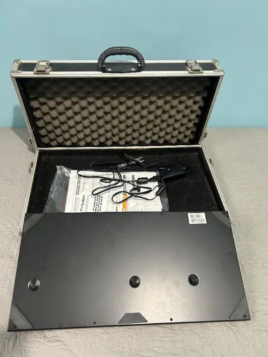 PEDALEIRA MULTI-EFEITO BOSS GT-100 COMPLETA + CASE  - Foto 4
