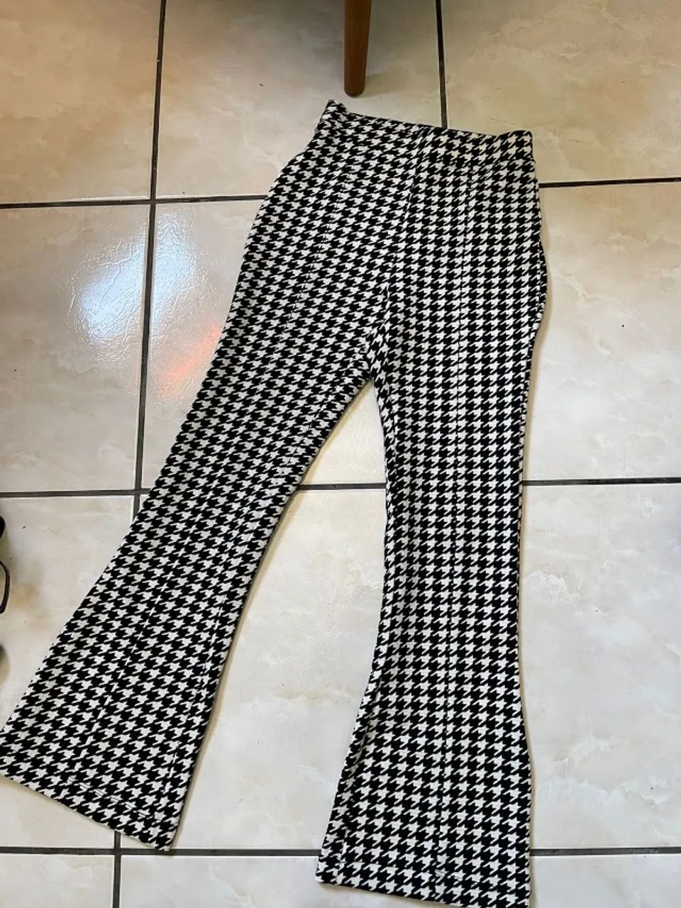 Calça flare + calça capri - preto e branco.  - Foto 3