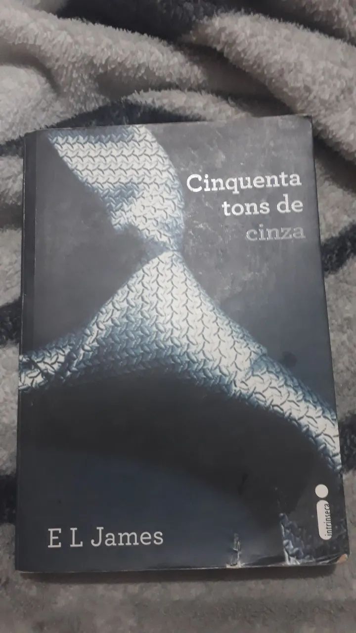 Cinquenta Tons de Cinza - E.L. James