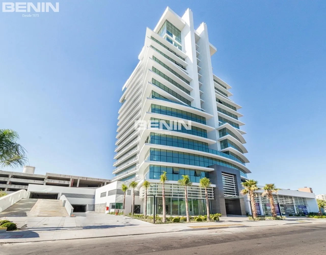 Venda de Sala em CANOAS-RS, bairro CENTRO com 68.24m² Área Const. e 138.76m² Área Terreno