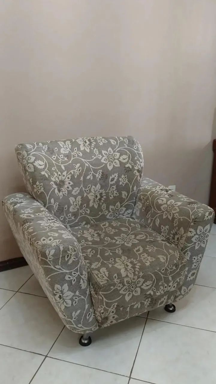 Poltrona bege no estado de conservação  - Foto 3