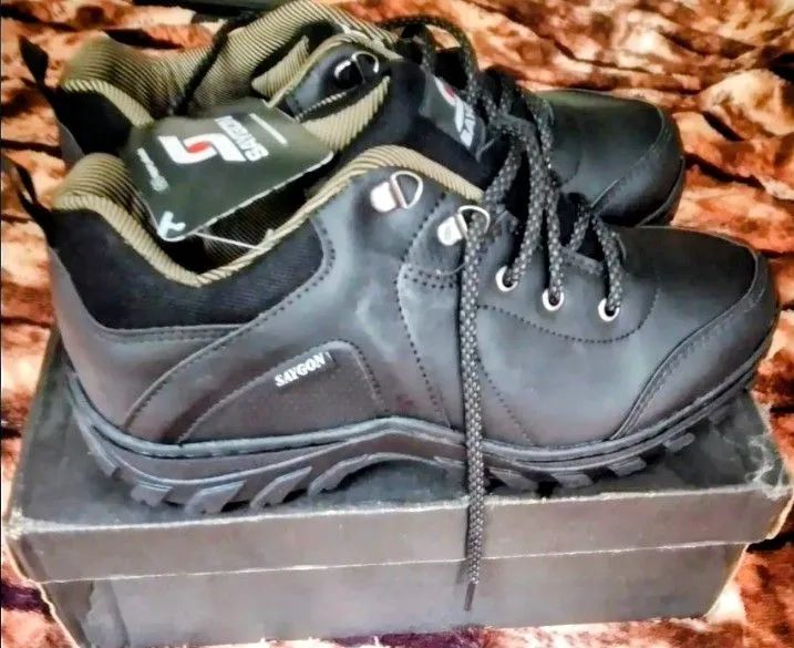 Bota Nova de Couro Preto Tam 42
