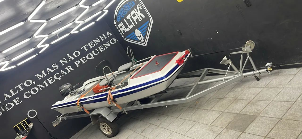 Lancha para pescaria em ótimo estado