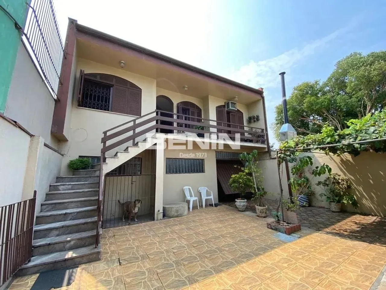 Venda de Sobrado em CANOAS-RS, bairro CENTRO com 225.68m² Área Const. e 517m² Área Terreno