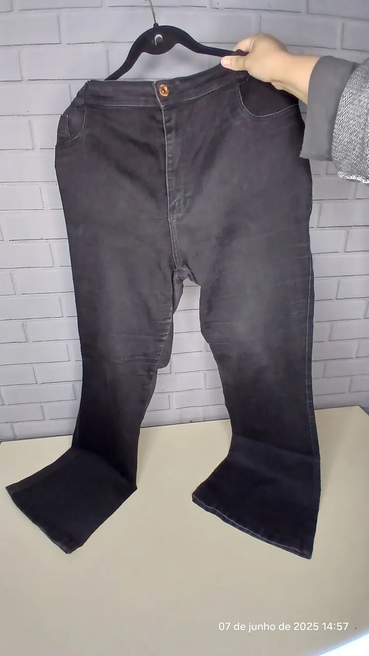 Calça Jeans Flare Preta Plus Size Tam: 52