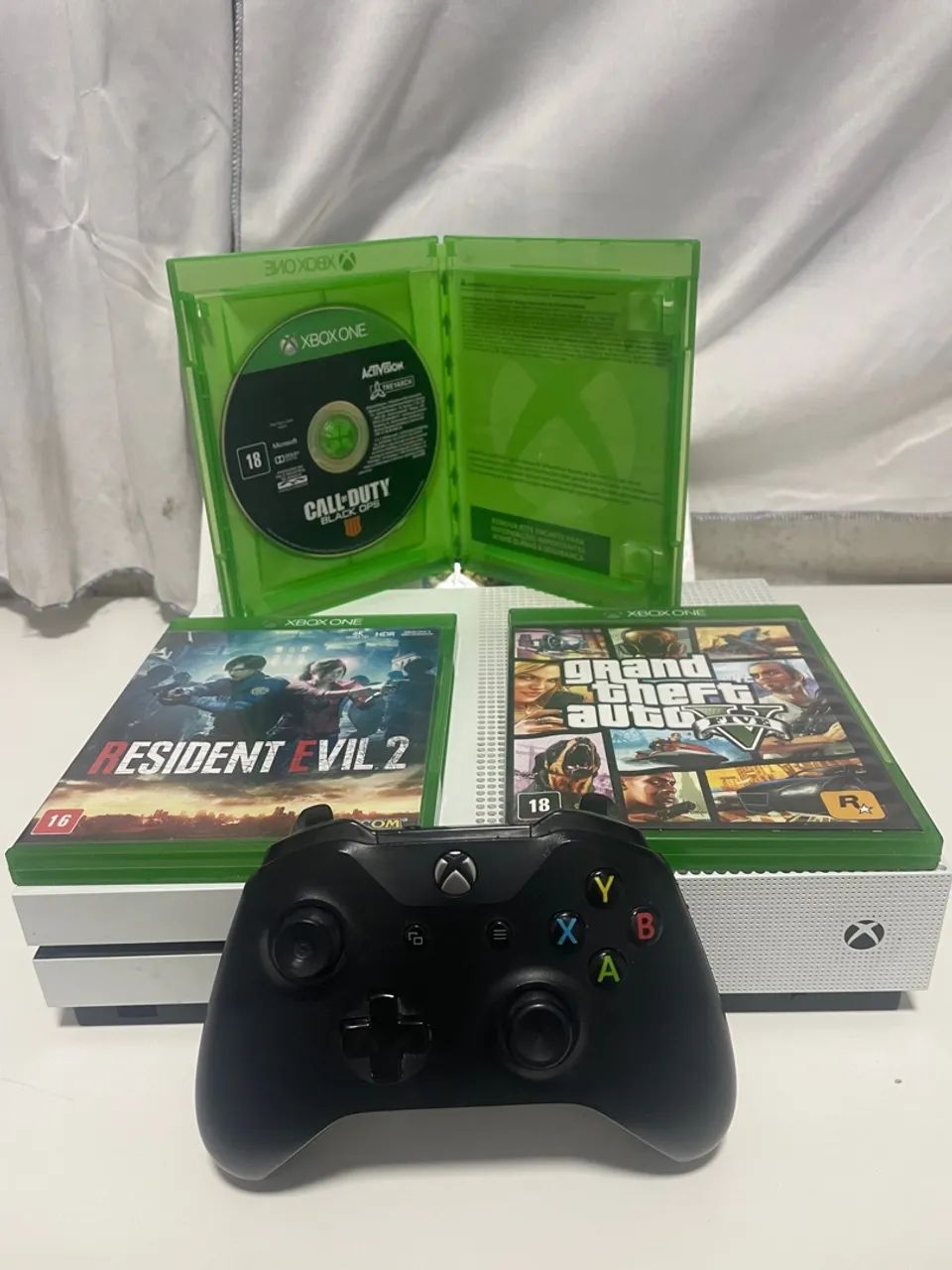 Xbox One S 1TB+controle e 3 jogos mídia física inclusos.