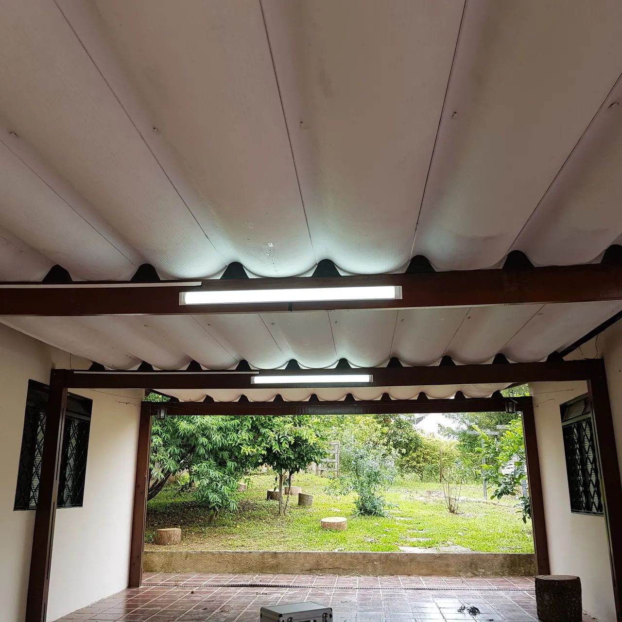 Casa com 4 quartos, sendo 2 suítes. 2 salas, cozinha com armários  e demais cômodos  - Foto 4