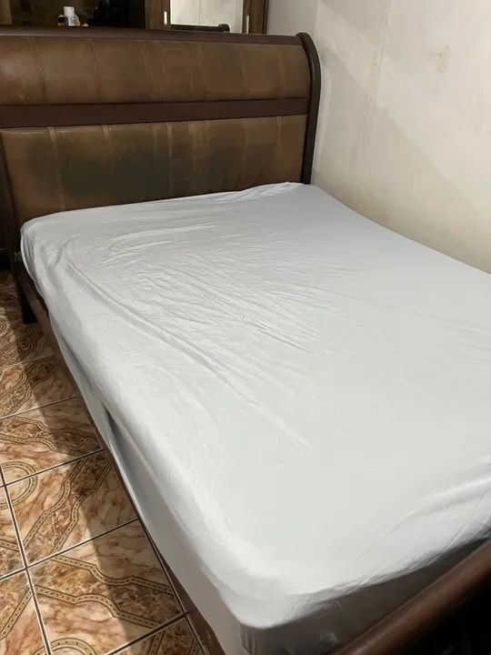 VENDO CAMA DE CASAL COM COLCHÃO  - Foto 2