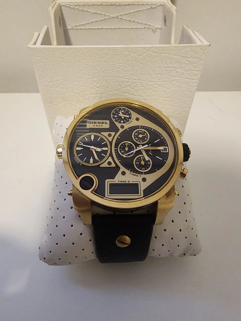 Relógio Diesel 3 bar Original Dourado e Preto