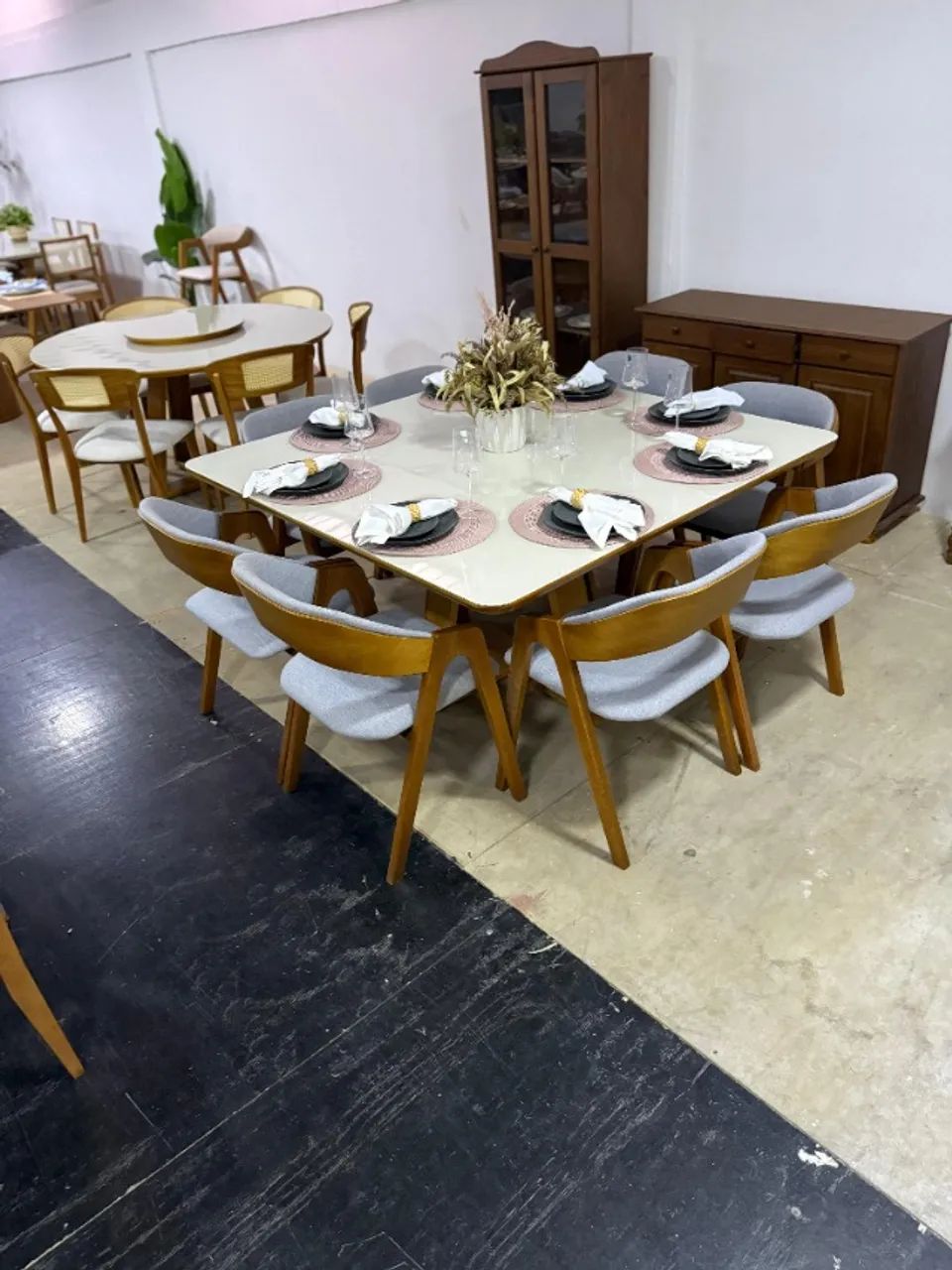 Mesa de Jantar 1.50x150 com 8 cadeiras poltrona - Lançamento