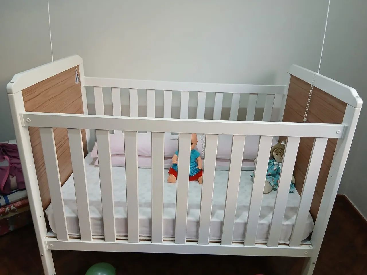Berço tamanho americano, que vira mini cama. Marca Peroba  - Foto 3