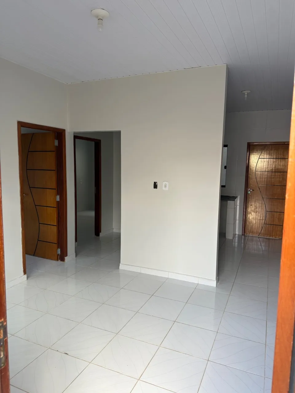 ALUGO APARTAMENTO BEM LOCALIZADO PERTO SHOOPING 
