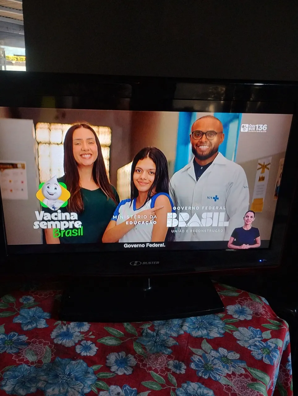 TV LCD Hbuster de 32 polegadas...