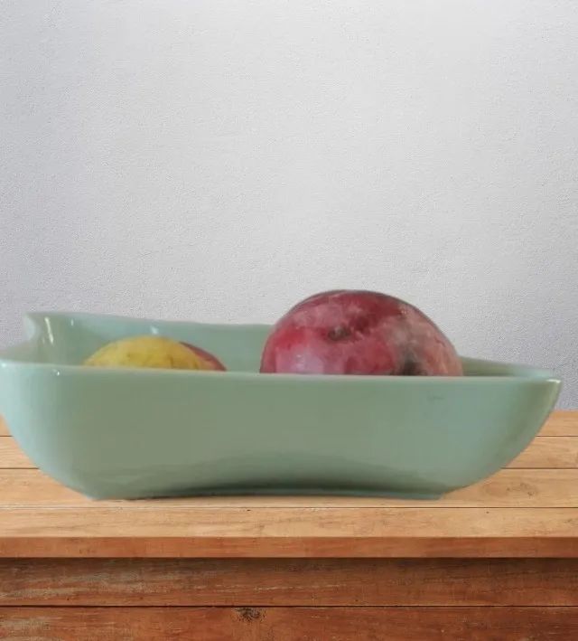 Peça EXCLUSIVA e RARA. Refratária em PORCELANA verde-água floral. ÓTIMO ESTADO.  - Foto 2