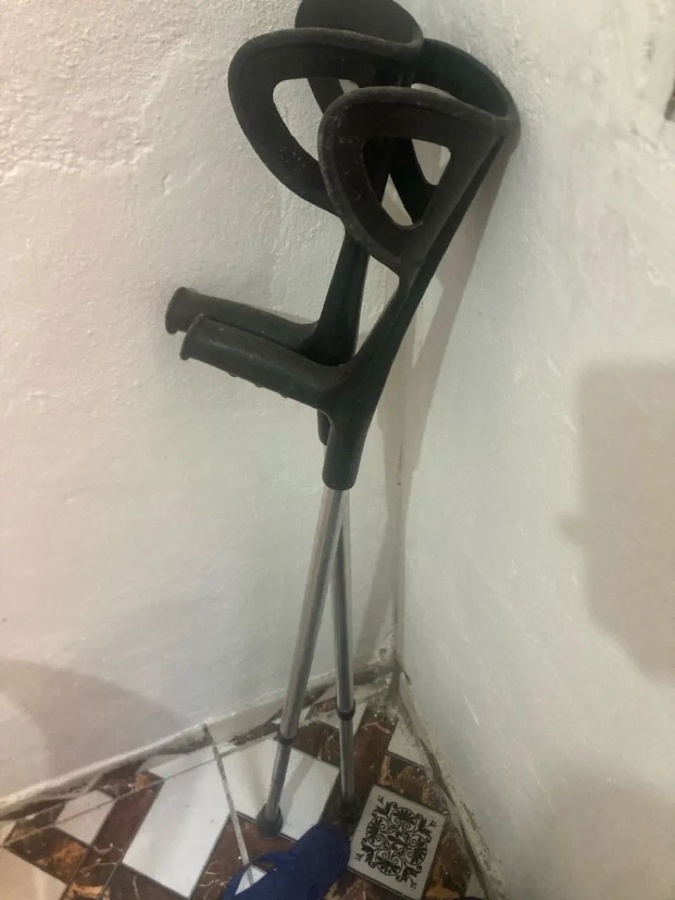 Muletas para auxiliar na recuperação - Foto 2