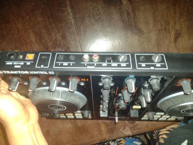 DJ Controller64286076460417122