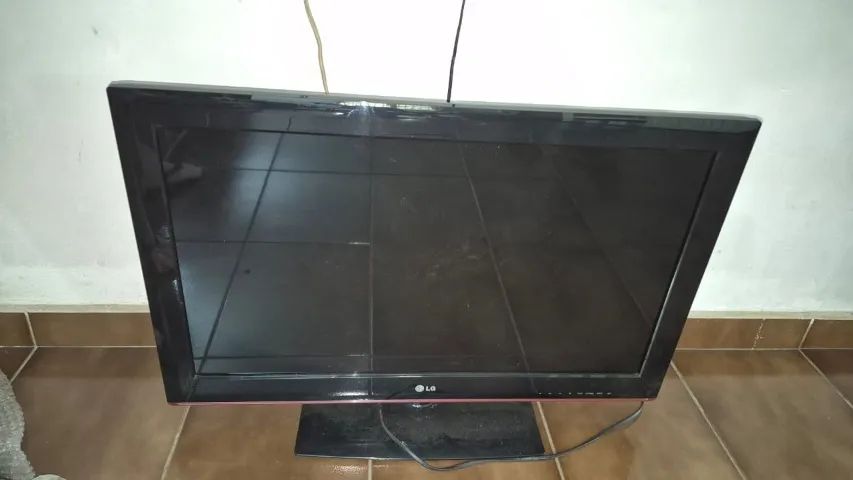 TV LG 32 Polegadas LED 3D (32LM3400) Completa com Controle Remoto