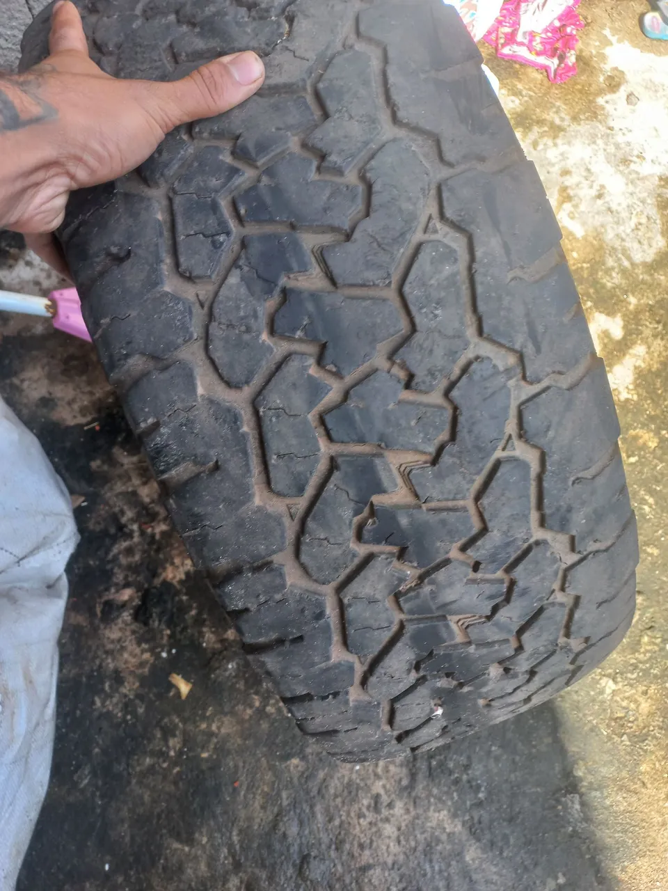 Pneu LT275/55R19