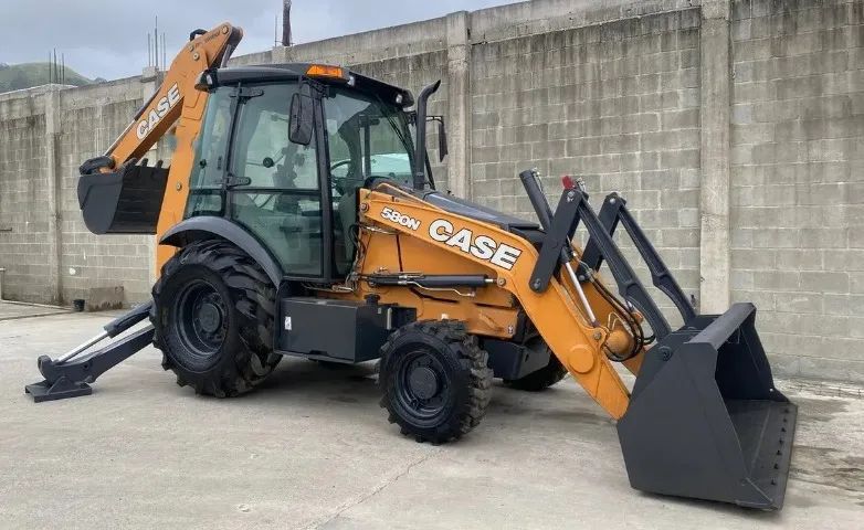 Retroescavadeira Case 580 2017 - Foto 5