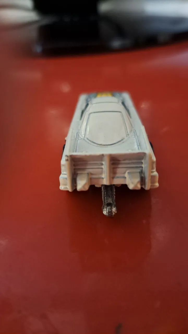Carrinho Hot Wheels Branco com Detalhes - Foto 5