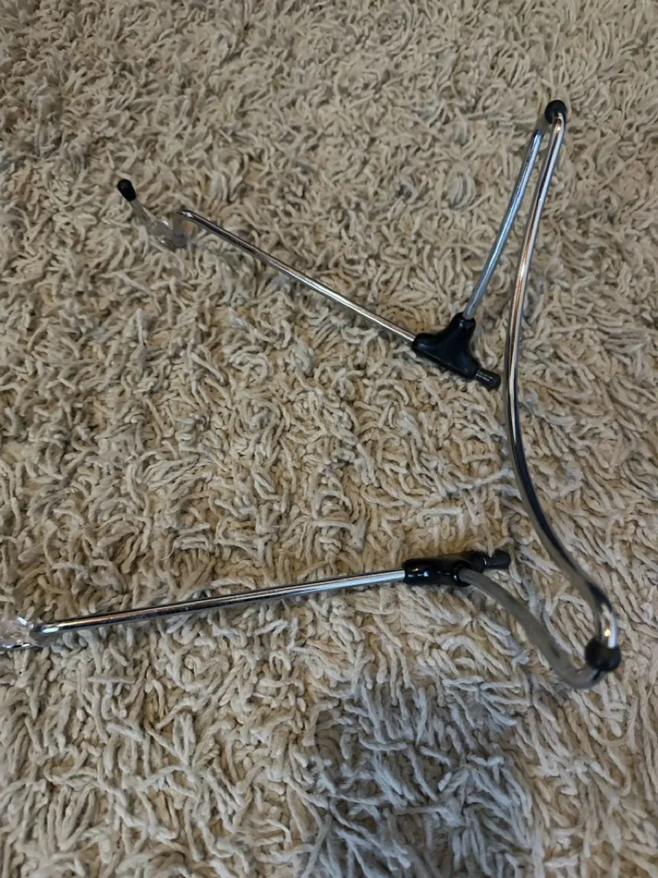 Dois Suportes para notebooks um oreto e um de inox  - Foto 4