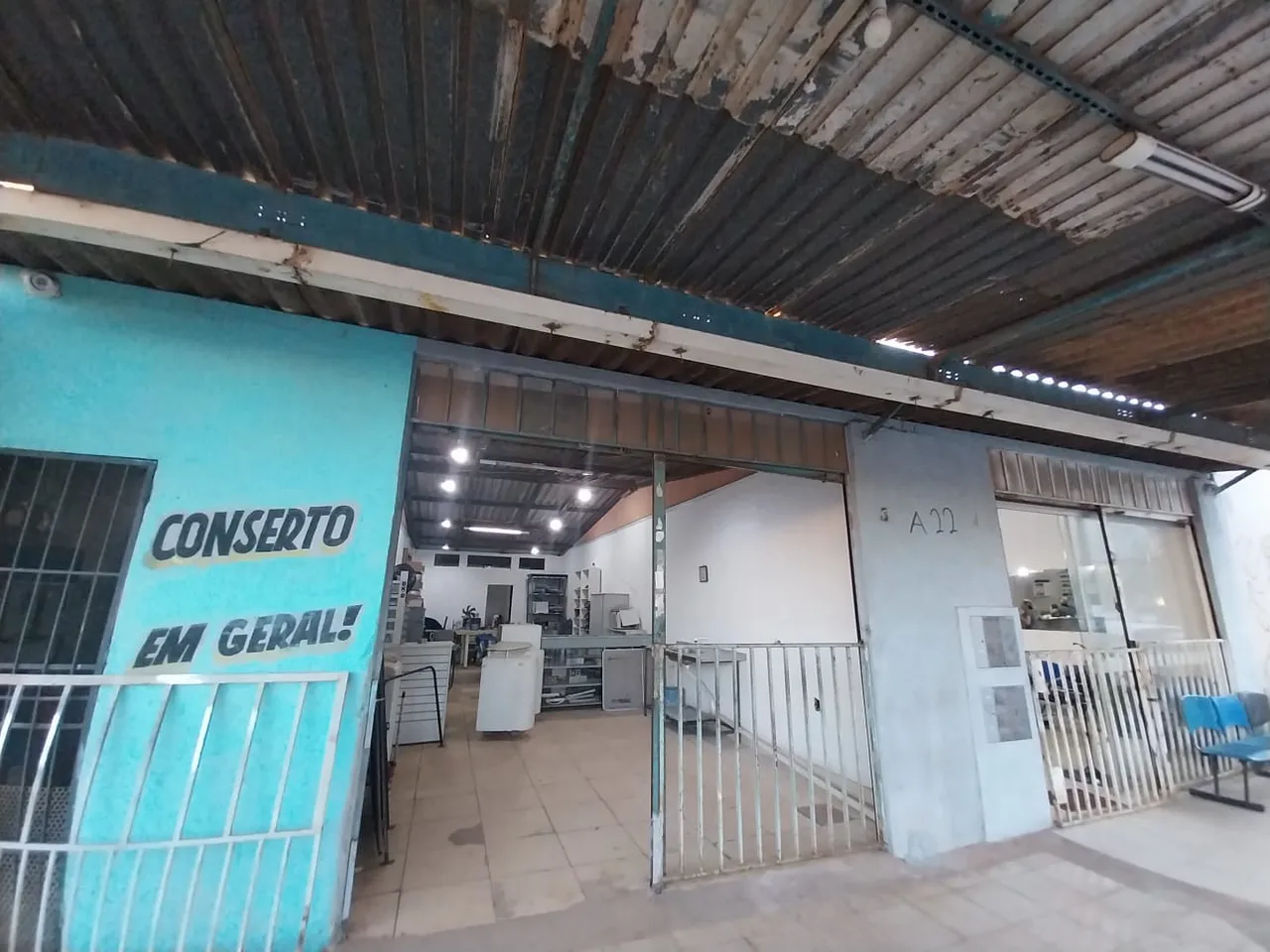 QNN 05- Lote com Casa e Lojas  em Ceilândia Norte - Brasília - DF
