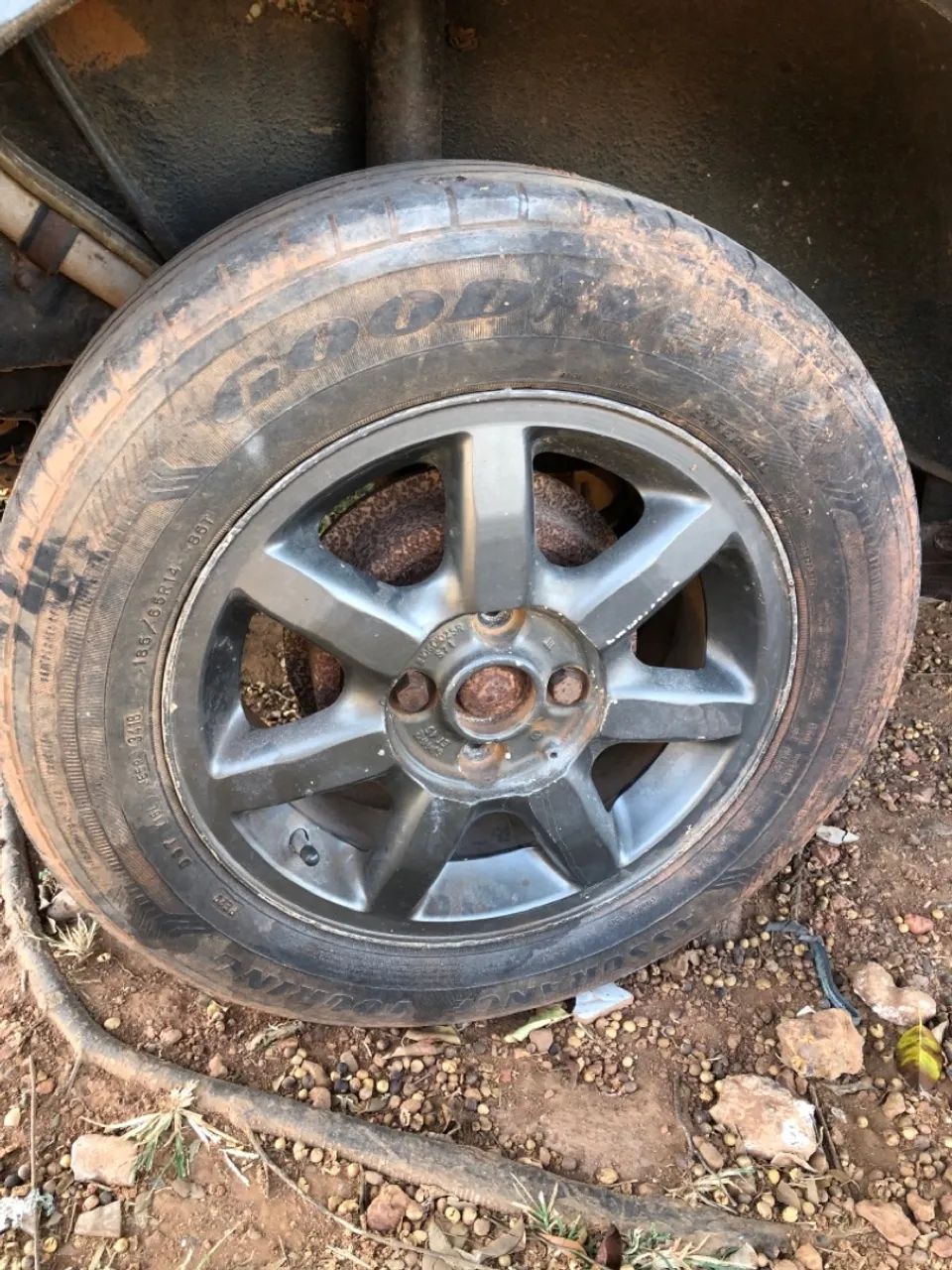 Peças para carro - Rodas e lataria - Foto 3