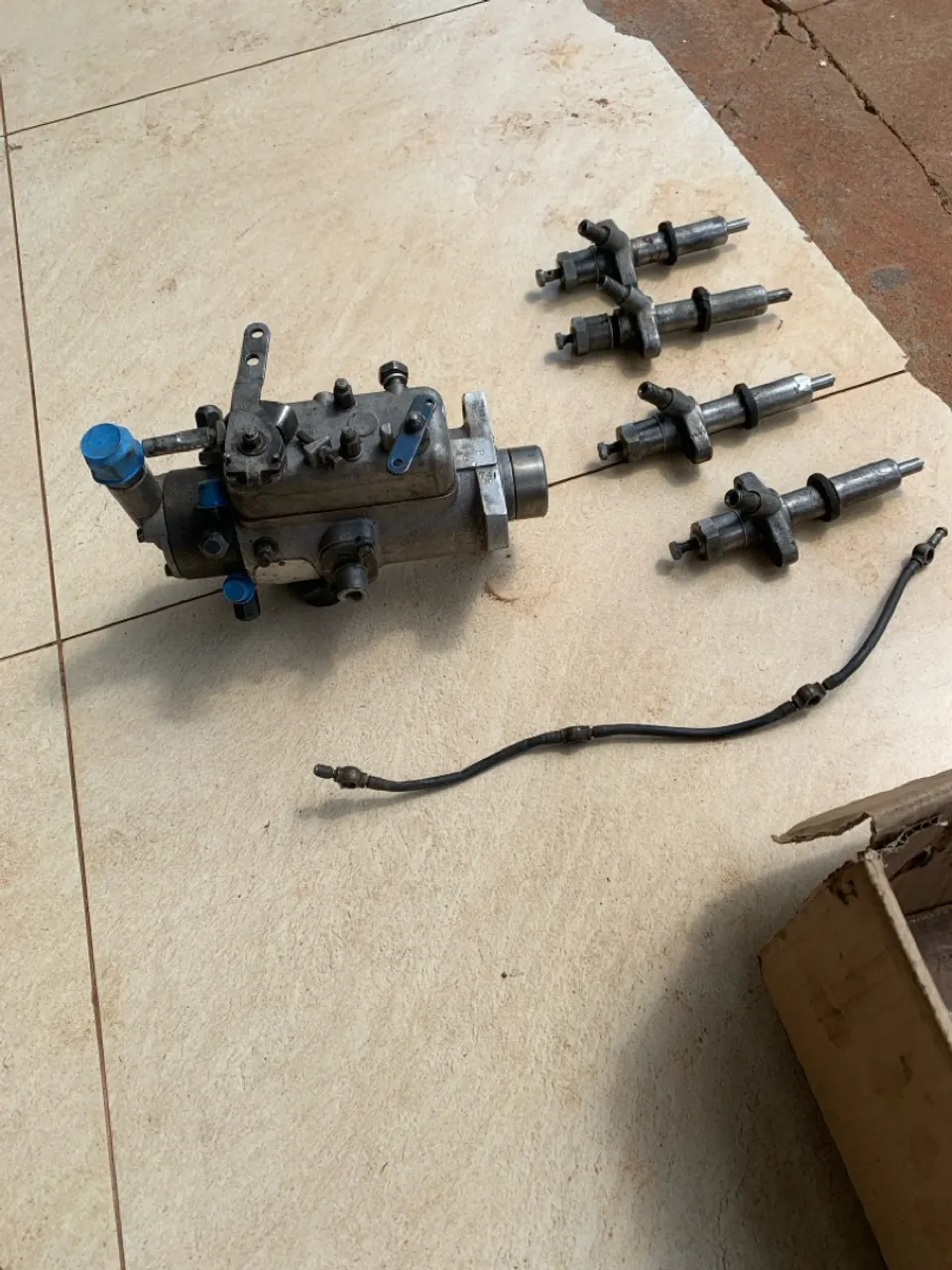 Bomba injetora e bicos do trator Ford 6600