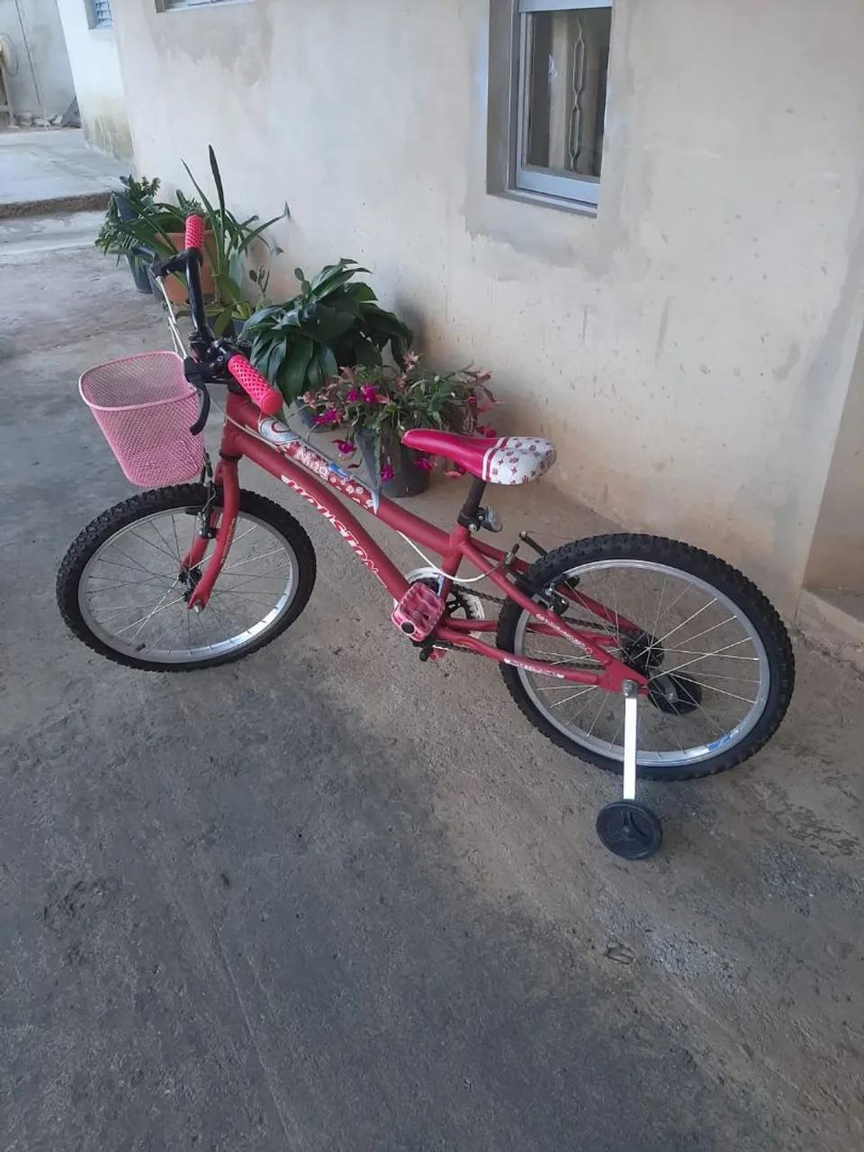 Bicicleta Infantil Rosa com Rodinhas - Perfeita para Passeios!