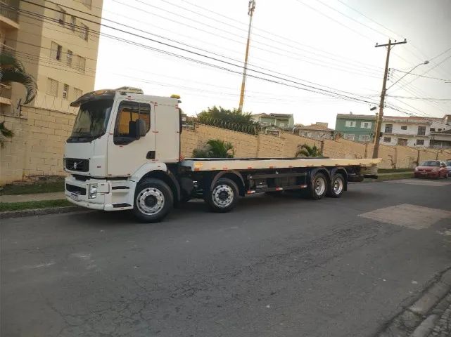 VENDO OU TROCO POR IMOVEL VOLVO VM 260 2011 PLATAFOR GUINCHO BITRUCK - Foto 8