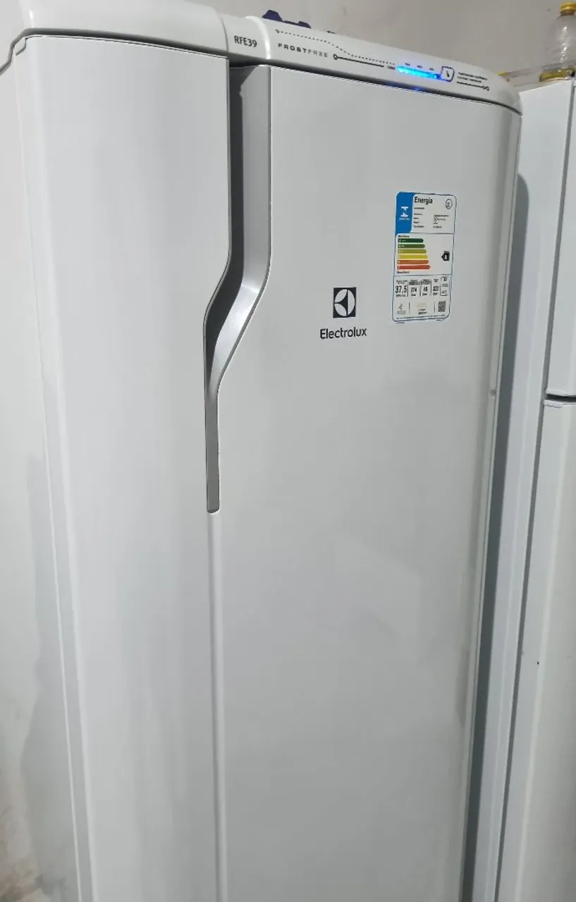 Geladeira Electrolux Frost Free RFE39