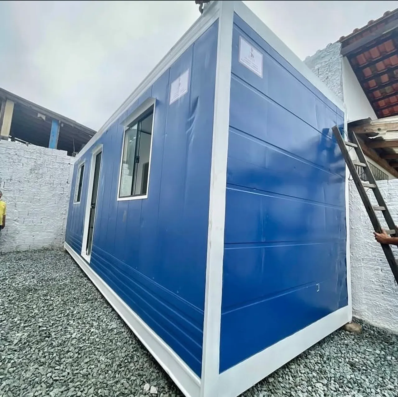 Casa inteligente moderna e completa. Salas comerciais/ kitnet simples 6x2,44.