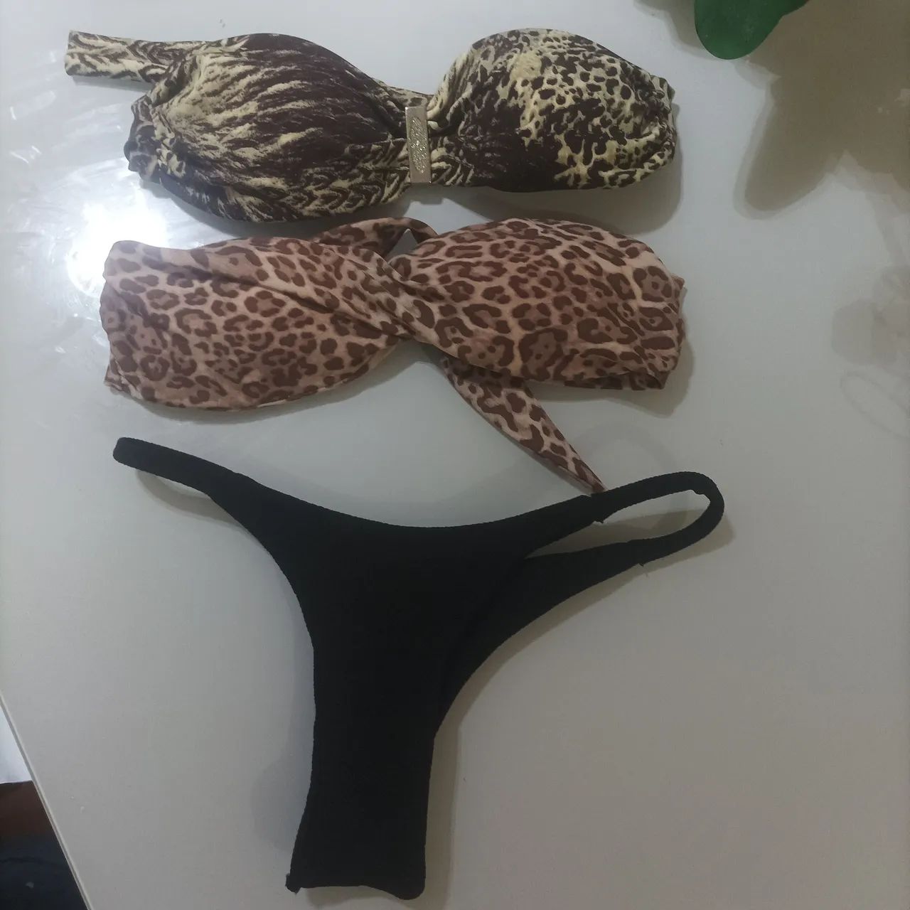 Conjunto de Biquíni Preto e Animal Print - Foto 2