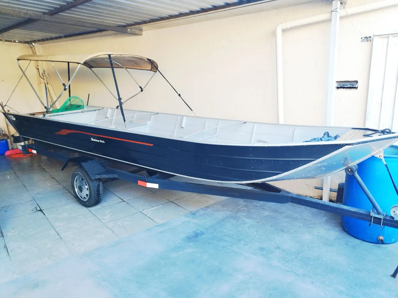 Vende-se barco