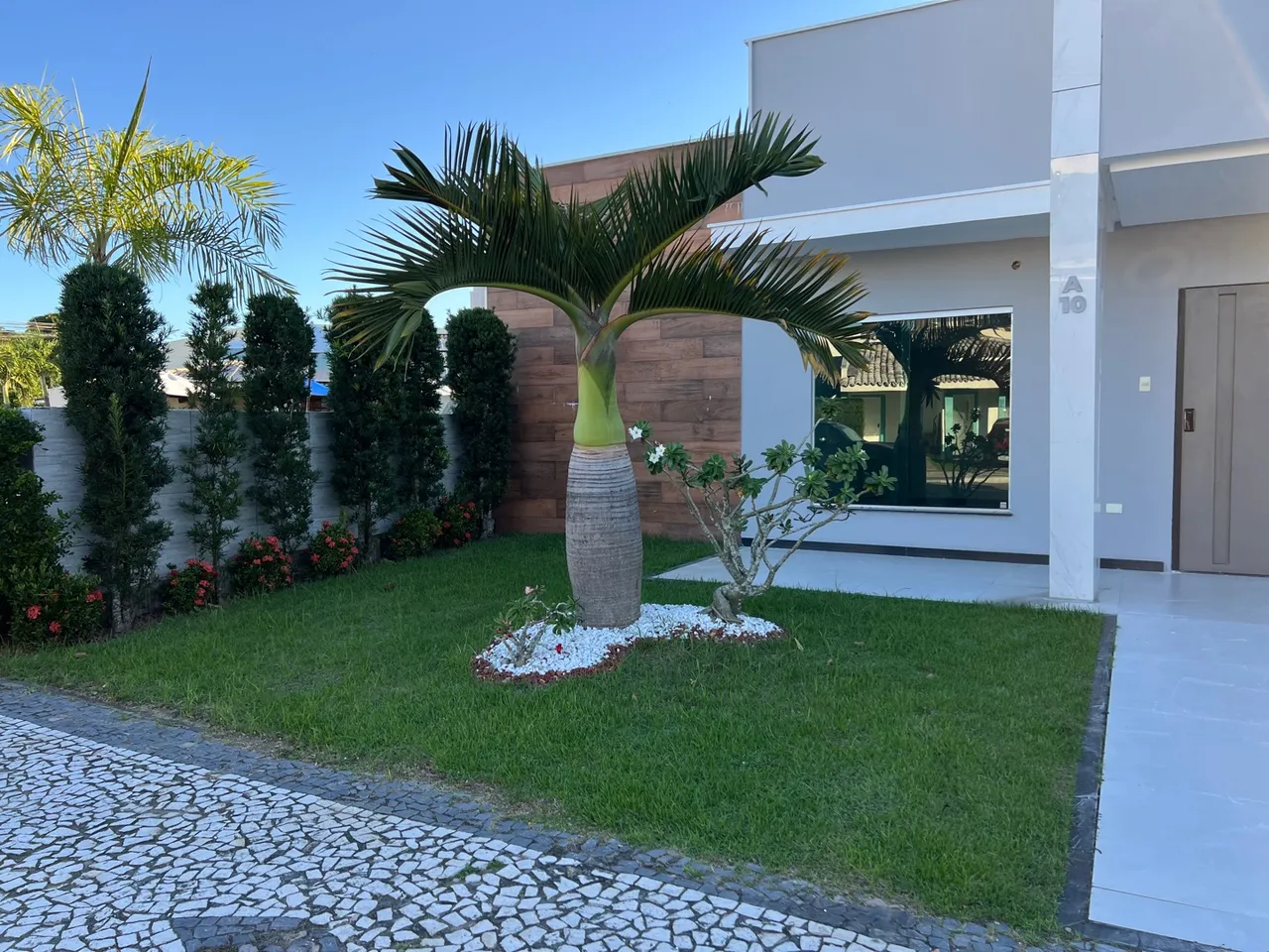 Alugo Casa Semi-Mobiliada Cond. Delta Ville