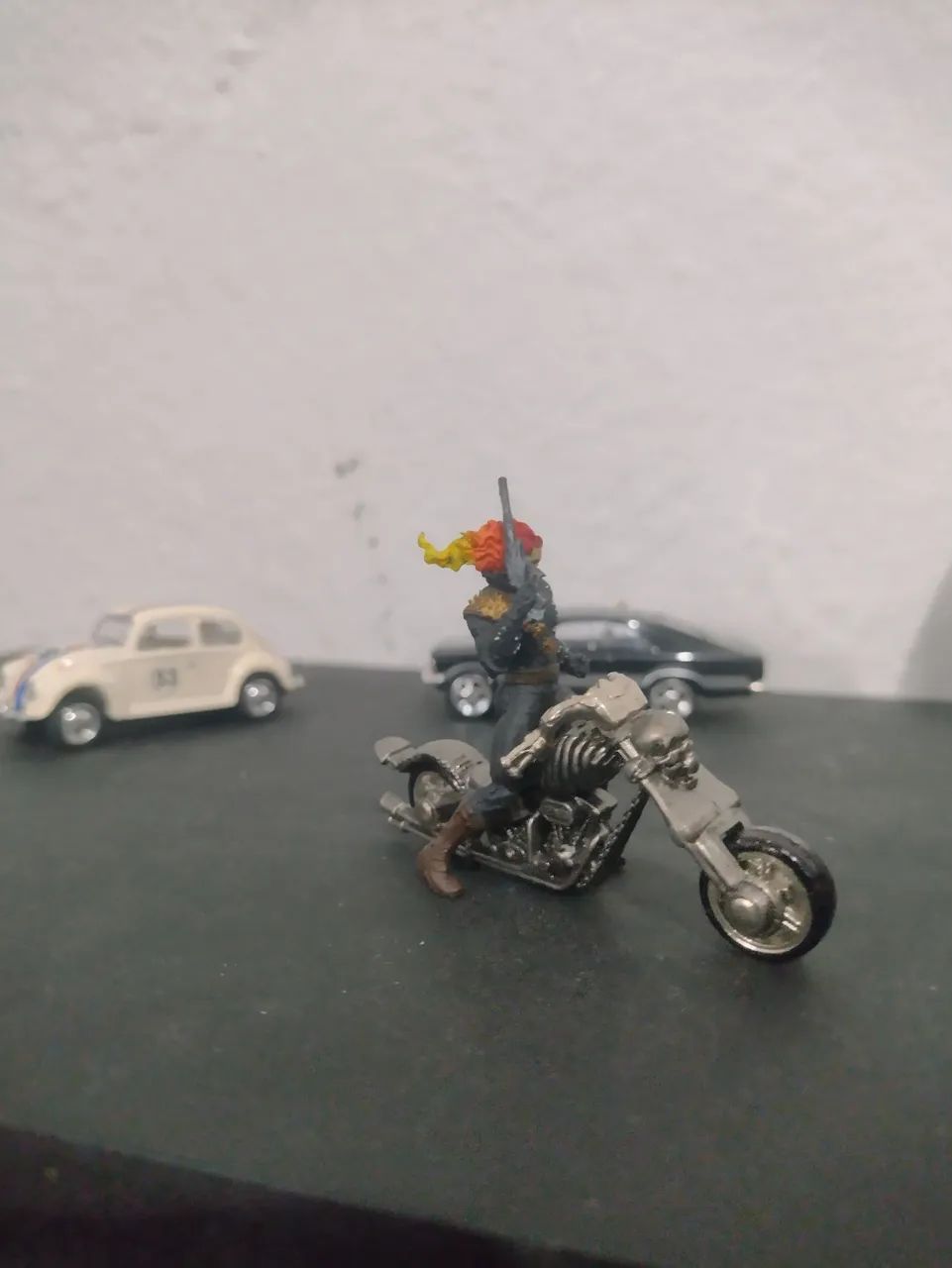 Action figure Ghost Rider com moto e carros - Foto 3