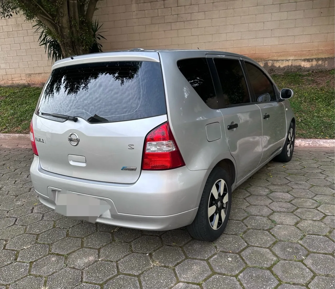 NISSAN LIVINA 2012 Usados e Novos