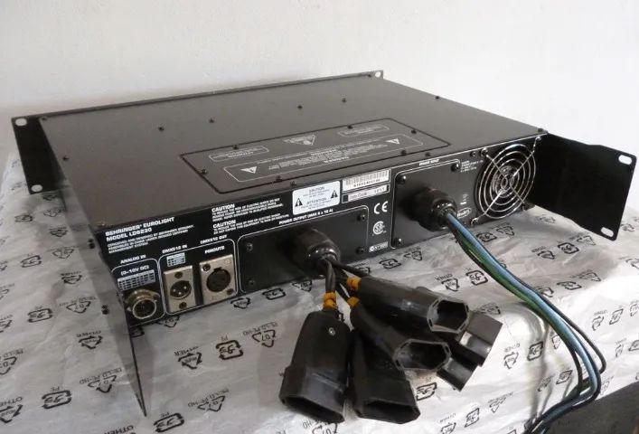 Rack Dimmer DMX Behringer LD6230 - Foto 5