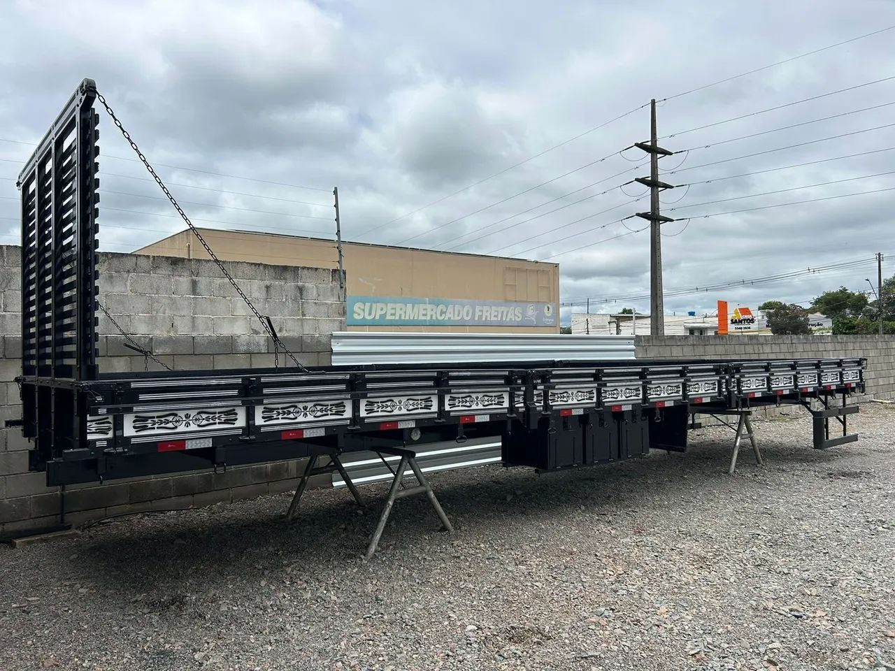 Carroceria 10.10mt livre / 245mt largura  - Foto 2