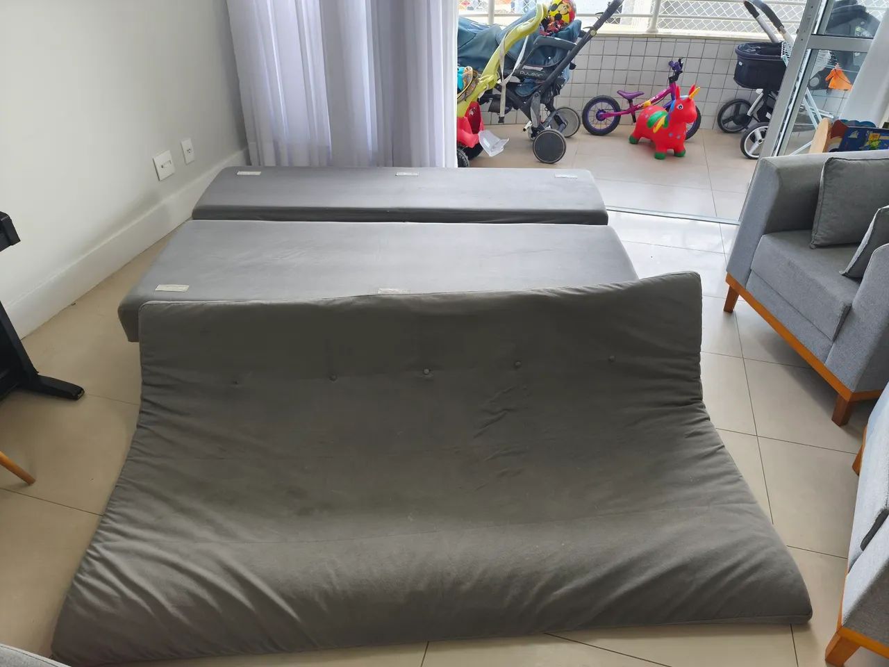 IMPERDÍVEL: Sofá-cama muito barato64842033692545121