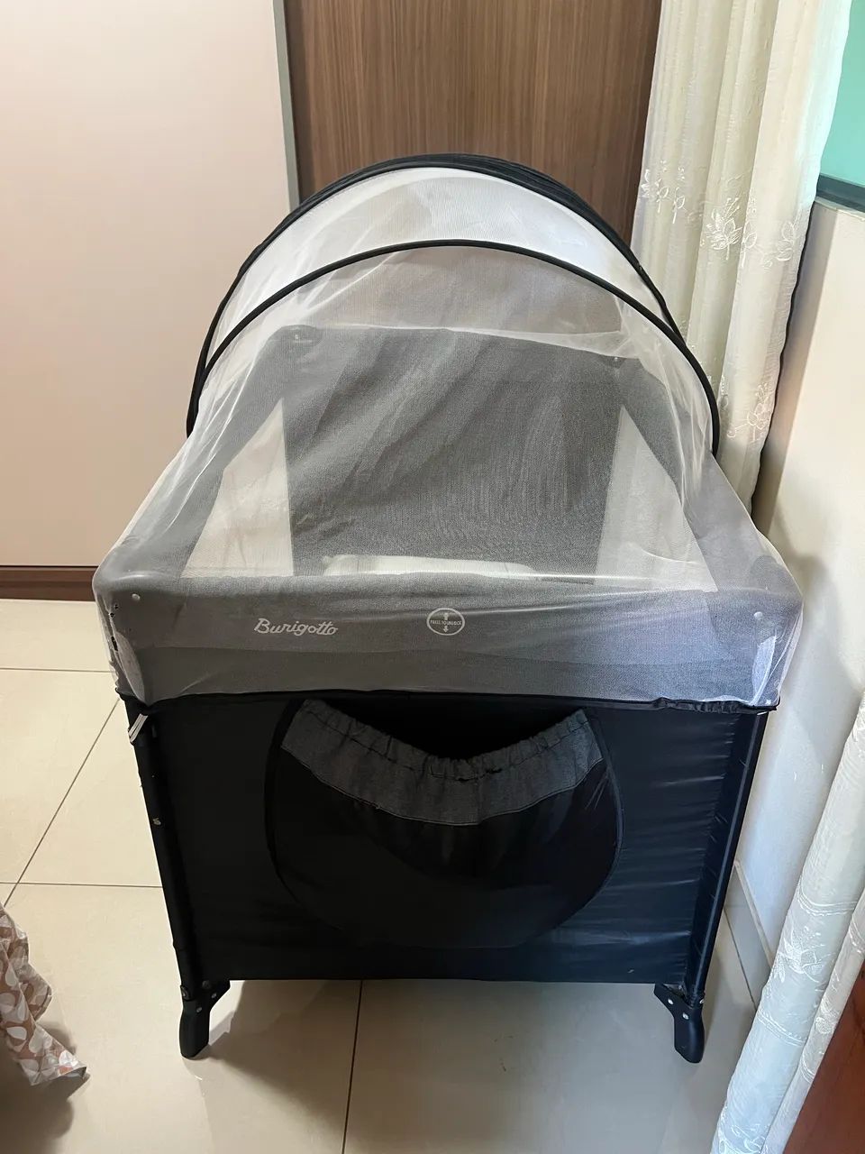 Berço camping Burigoto com mosquiteiro e colchão - super conservado! - Foto 2