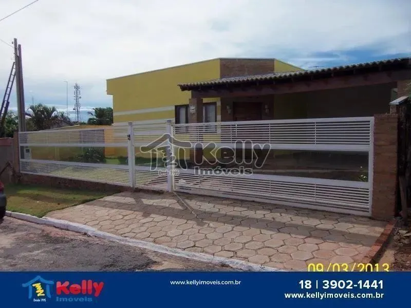 Casa para Venda em Nova Guataporanga, Centro, 3 dormitórios, 1 suíte, 3 banheiros, 4 vagas