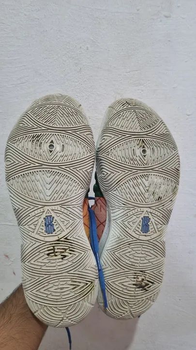 Tênis Nike Kyrie 5 bob esponja - Foto 4