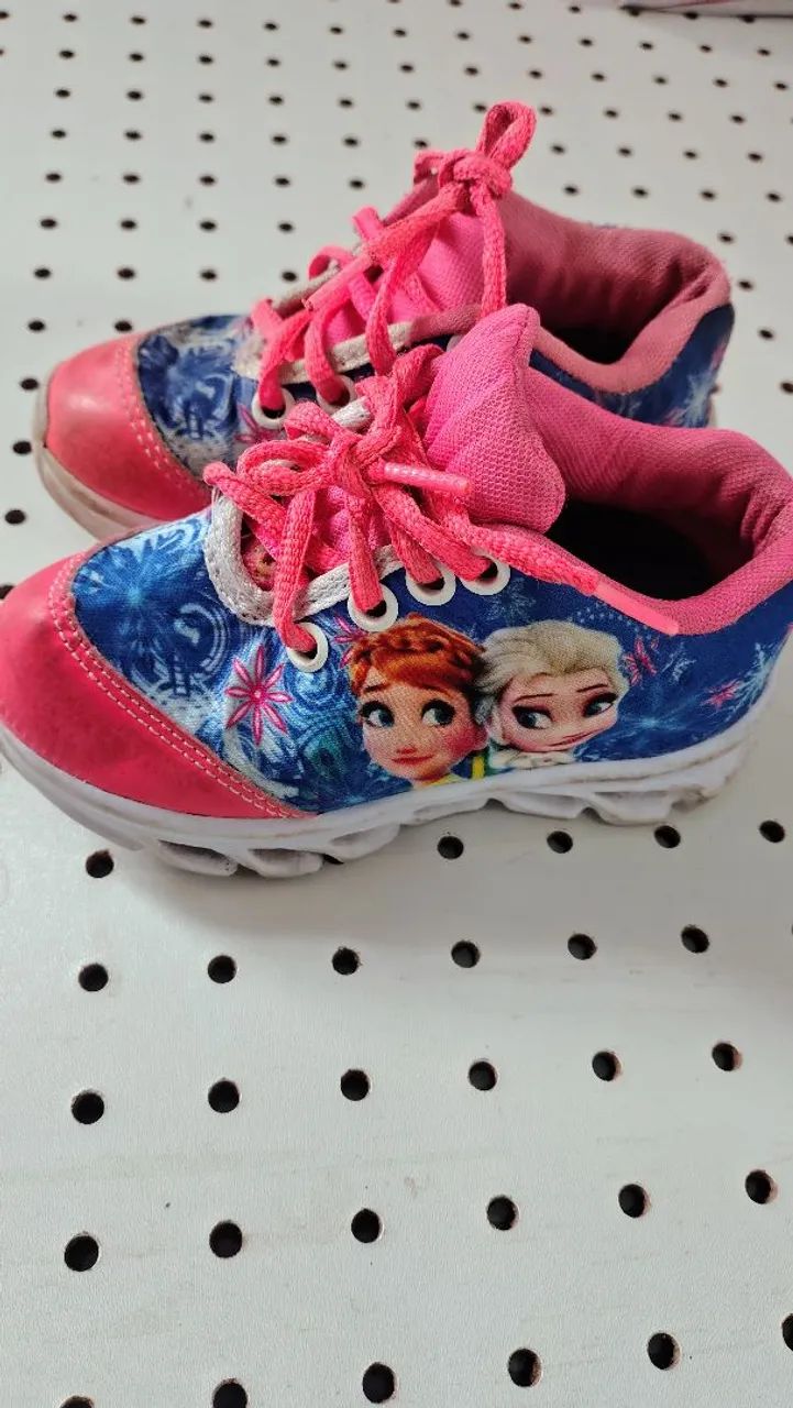 Tênis Frozen com LED funcionando n. 24