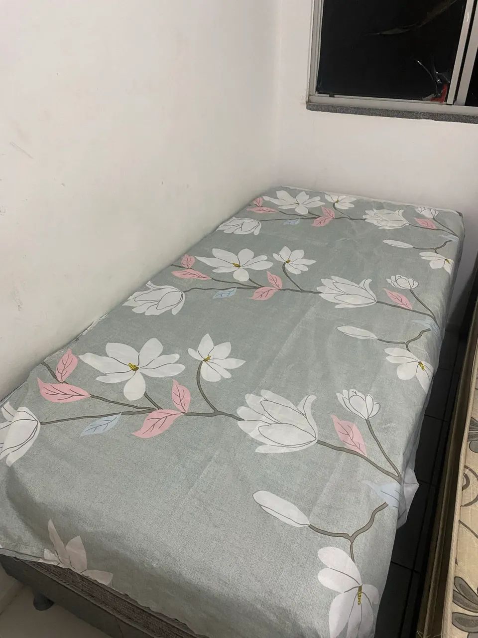 Vende-se cama  solteiro 