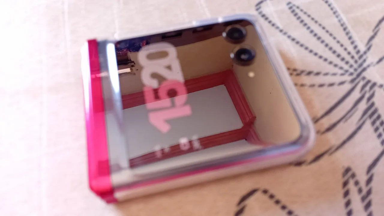 Motorola razr 40