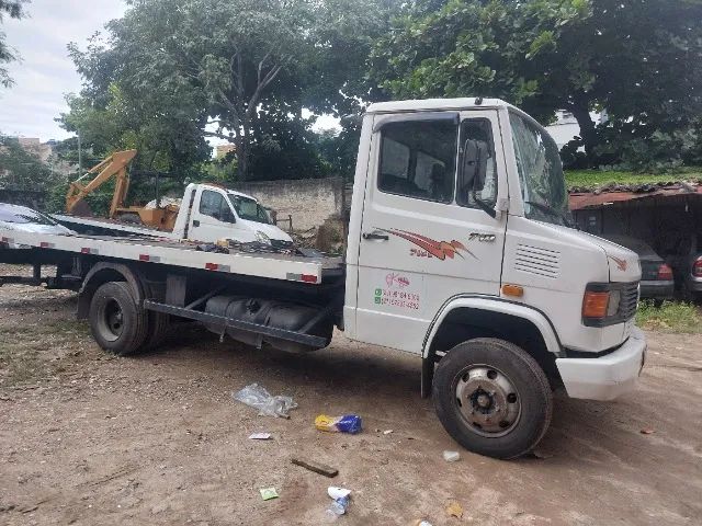 Mercedes 710 com plataforma reboque guincho  - Foto 4