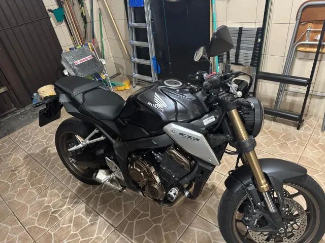 CB 650R 2023 - Foto 2