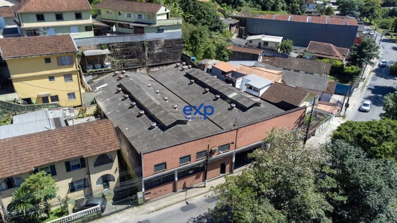 Galpão Top com 950 m² na Av. Barão do Rio Branco, Centro de Petrópolis/RJ