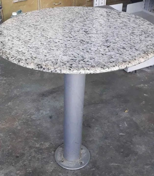 Mesa de granito redonda 